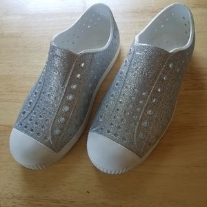 Native Shoes Silver Glitter Jefferson  Girls 2